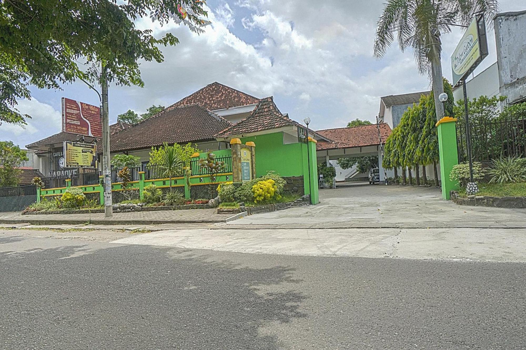 Oyo Life 90589 Palem Garden Hotel Tulungagung Luaran gambar