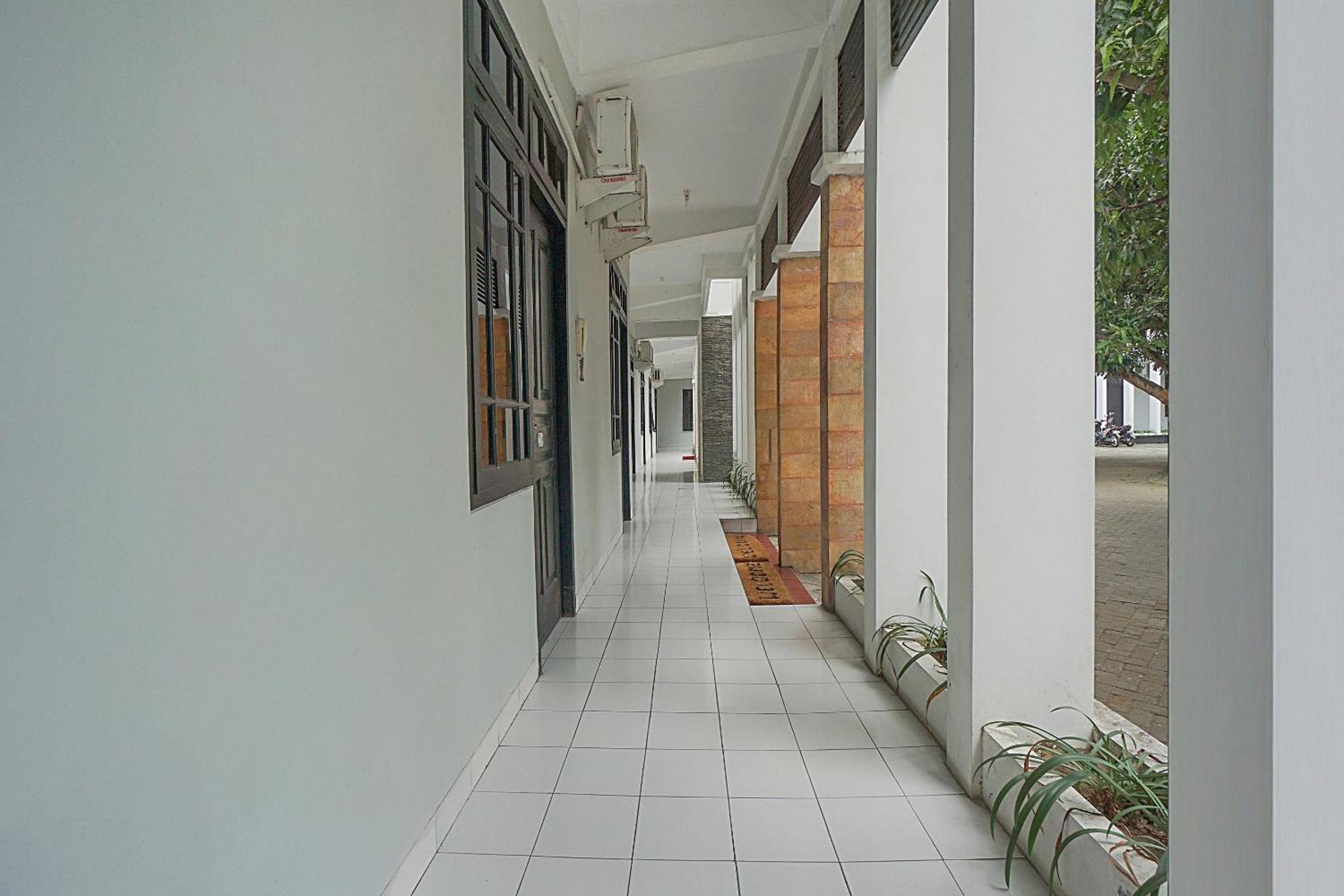 Oyo Life 90589 Palem Garden Hotel Tulungagung Luaran gambar
